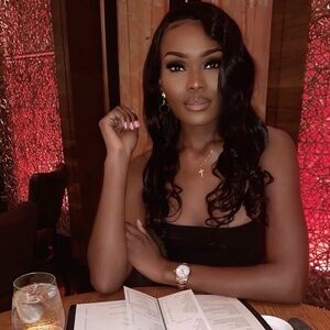 Meet your Posher, Emari